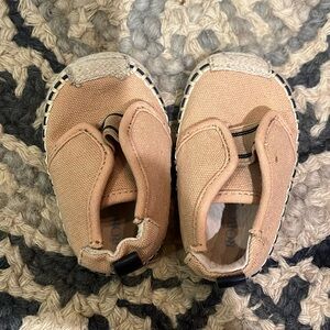 6-9 months infant boys Robeez